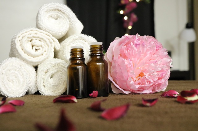 Aromaterapia, masáž, masážne prostriedky, uteráky, masážne oleje.jpg